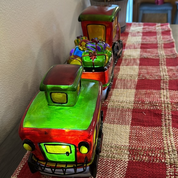 Vintage styled battery operated LED Holiday Train! Comes with original box! - Picture 7 of 8